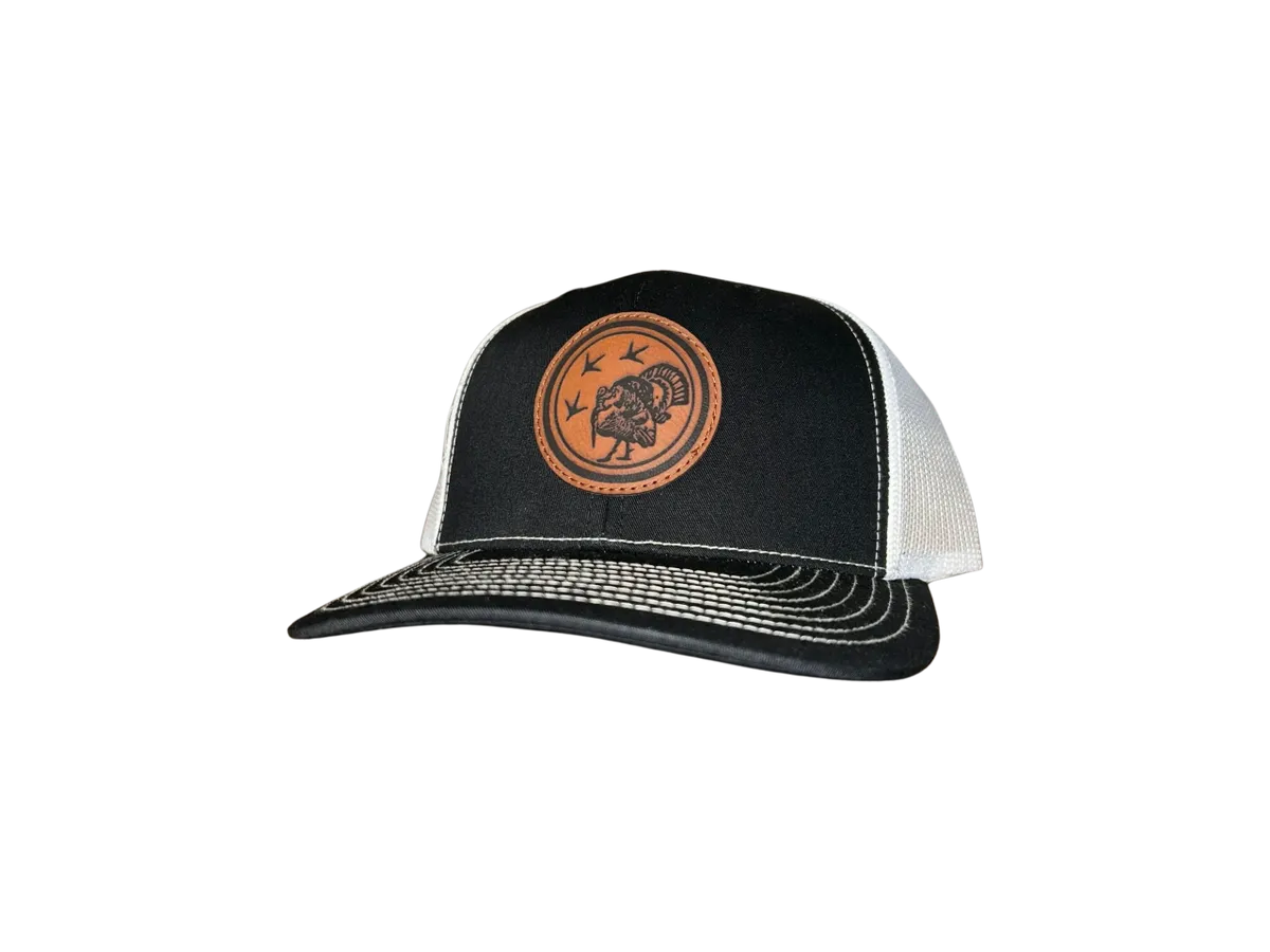 Leather patch Split Black/White Snapback